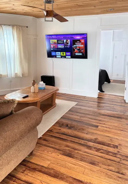 Private Apartment near PC living room